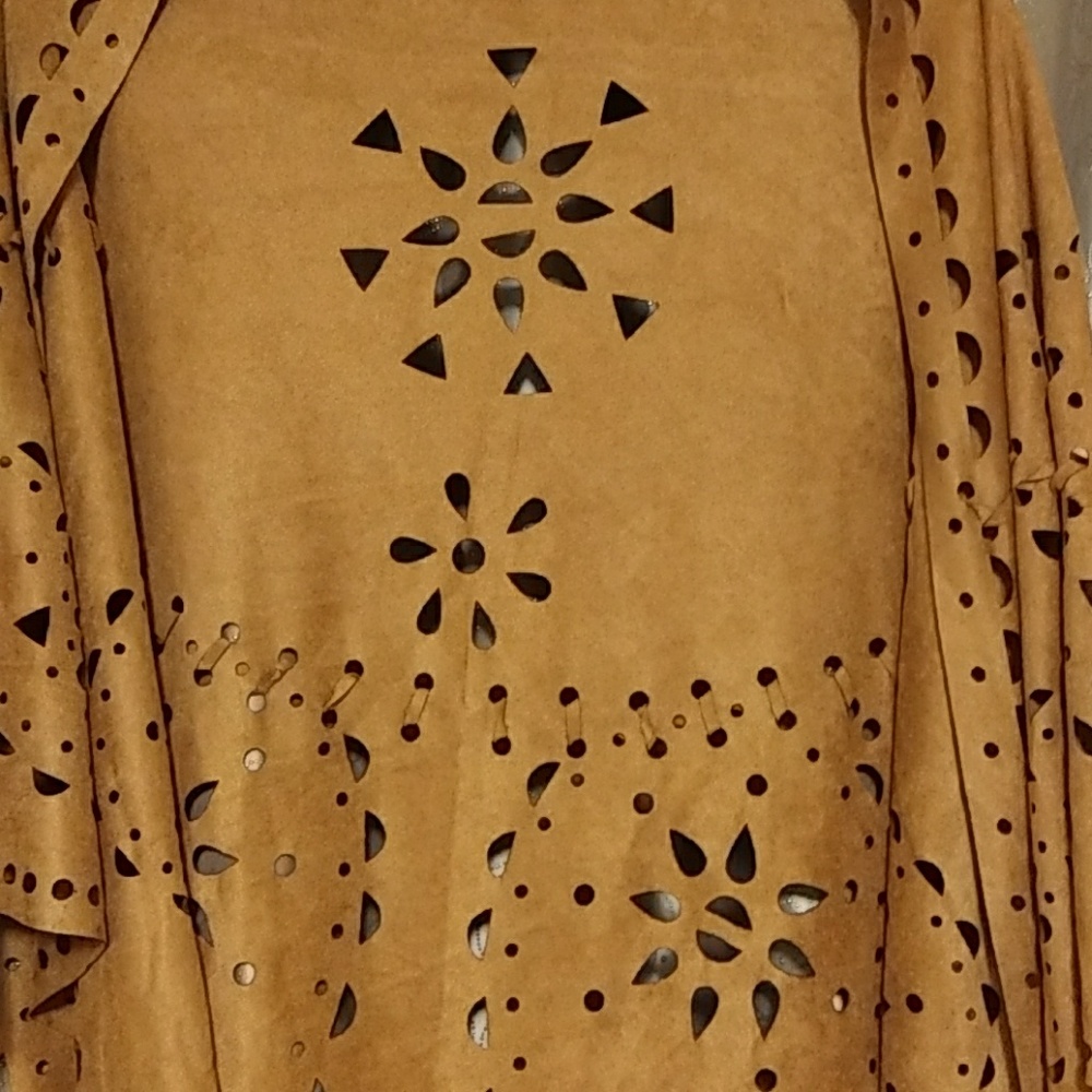 NWOT*Gorgeous Faux Suede Shawl - Picture 2 of 4